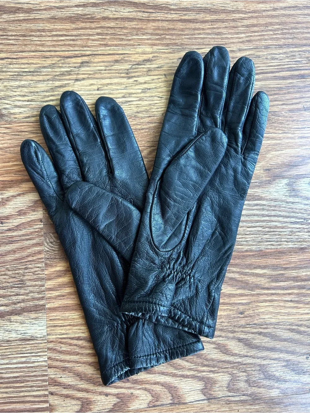 Fownes vintage black